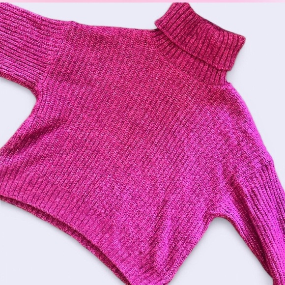Cozy Pink Ribbed Turtleneck Sweater - Picture 2 of 2